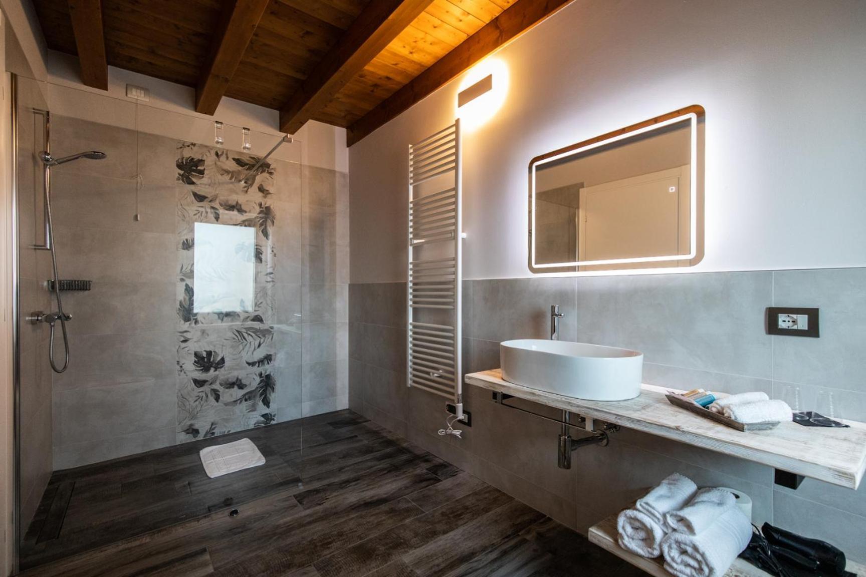 Atmosfere Charme & Country Hotel Borgo San Mauro Buitenkant foto